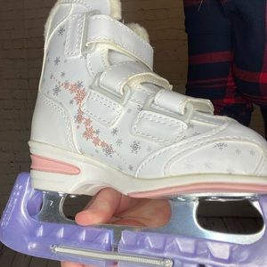 Jackson Youth Figure Skates